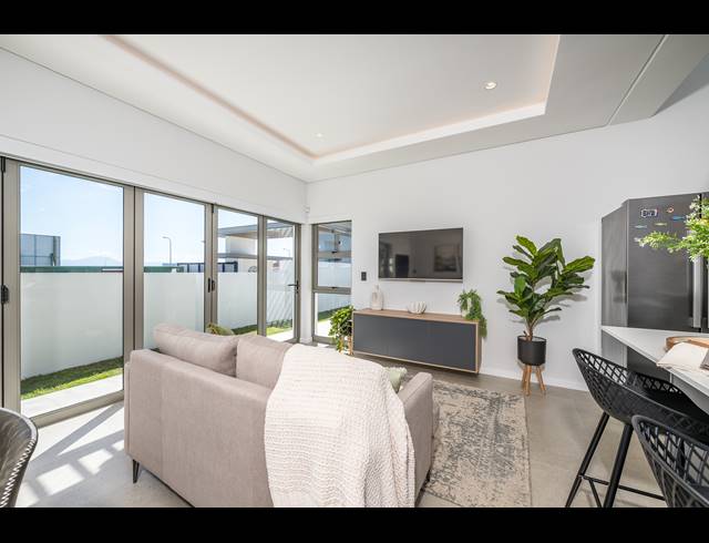 2 BEDROOM HOUSE FOR SALE IN HEIDERAND